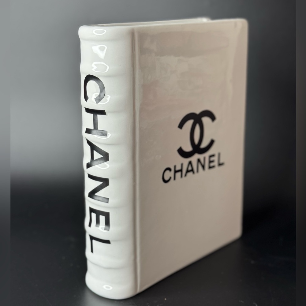 Luxury Black and White Book Vase - Picture 7 of 9